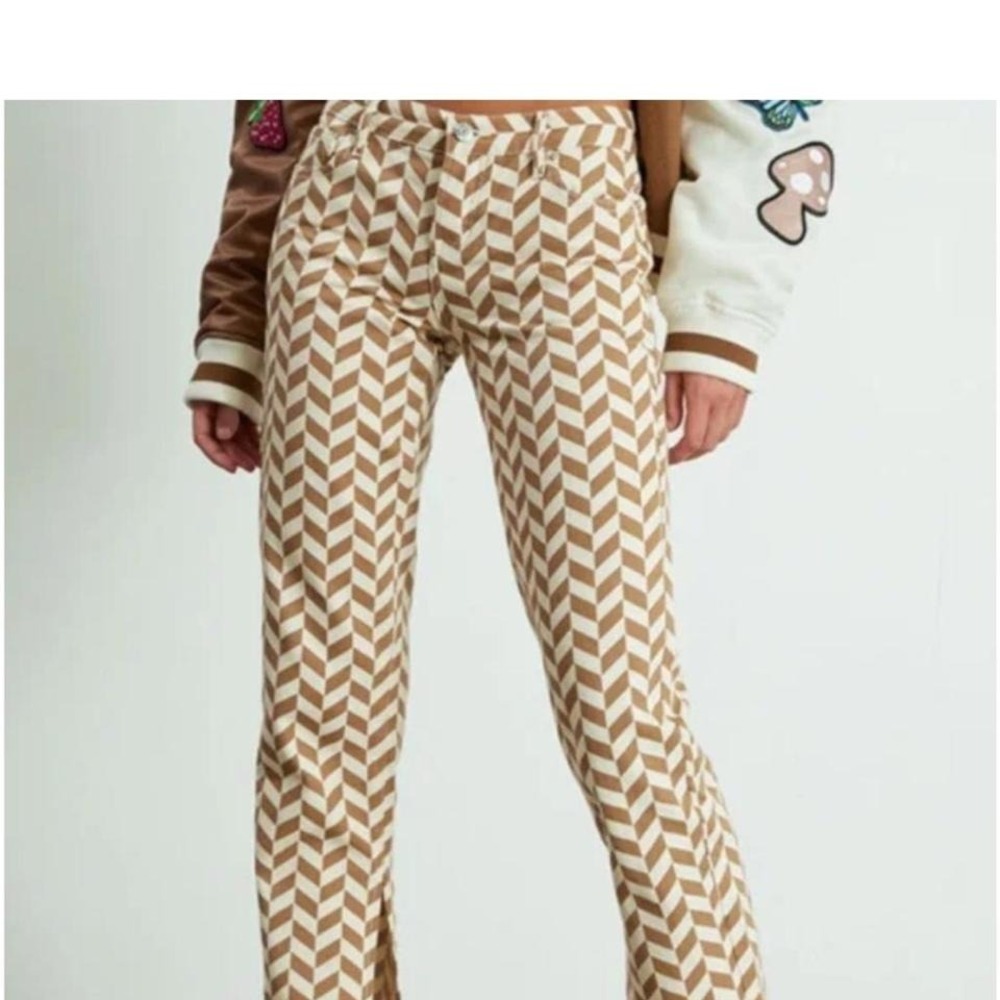 PacSun Skater Rave Y2K chevron print 25‎
